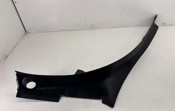 Tesla Model X Tailgate trim 104732100E