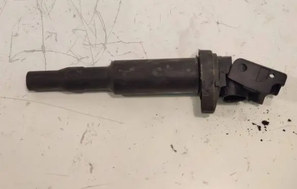 BMW 6 F12 F13 High voltage ignition coil 8647689 0221504470