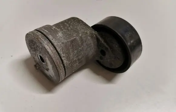 Subaru Outback (BS) Alternator belt tensioner 23769AA05A