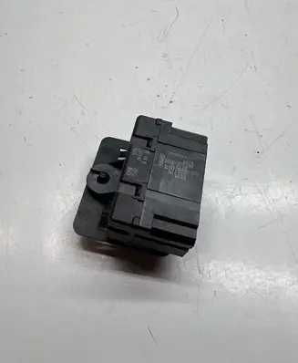 Citroen C5 Seat heating relay 9638053380 200044 9445536