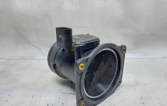 Volkswagen Golf IV Mass air flow meter 06A906461B AFH6010C