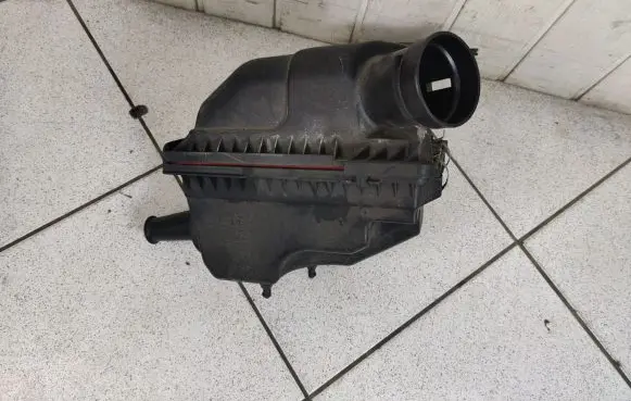 Mazda CX-9 Air filter box