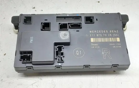 Mercedes-Benz E W211 Door control unit/module 2118707026