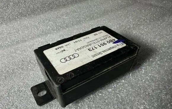 Audi A6 S6 C5 4B Alarm control unit/module 4B0951173