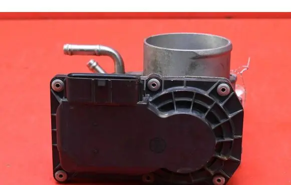Toyota Auris E180 Throttle body valve 22030-47010