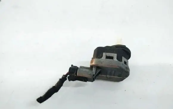 Headlight level adjustment motor