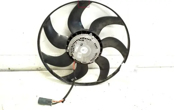 Volvo XC90 Radiator cooling fan shroud 31338305
