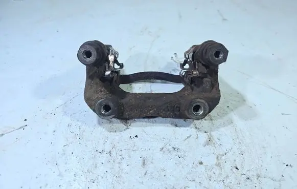 Toyota Prius (XW30) Brake caliper pad carrier rear TOKICO
