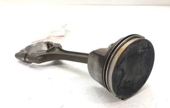 Honda CR-V Piston with connecting rod R20A2