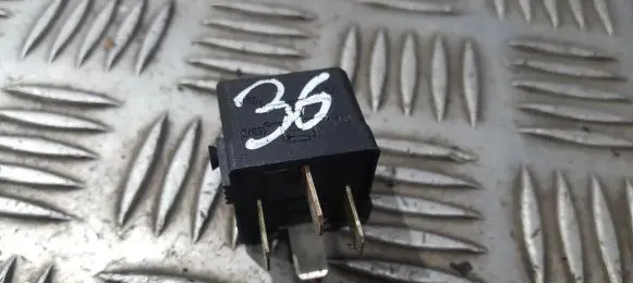 Mercedes-Benz CLK A209 C209 Other relay A0025421319 4RA007791-00