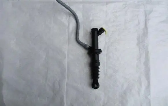 Clutch slave cylinder