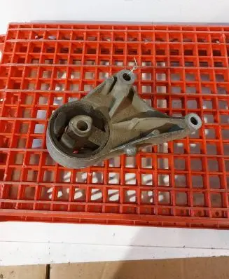 Opel Zafira B Engine mount bracket 24459803