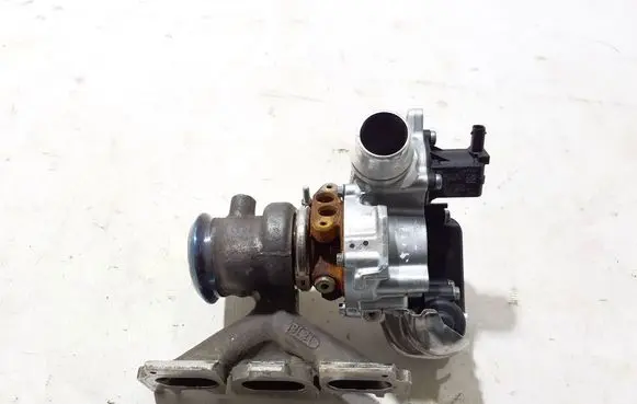 Mercedes-Benz GLA H247 Turbo A2820900208