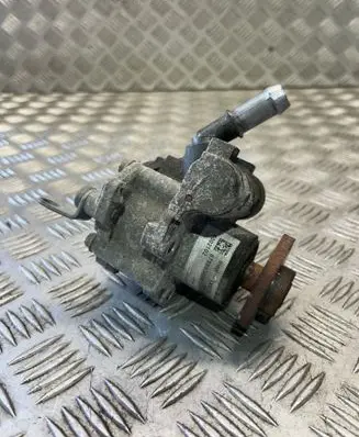 BMW X1 E84 Power steering pump 6788838