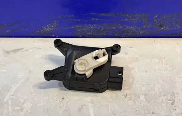 Volkswagen Golf VII A/C air flow flap actuator/motor 0132801340 983384KD