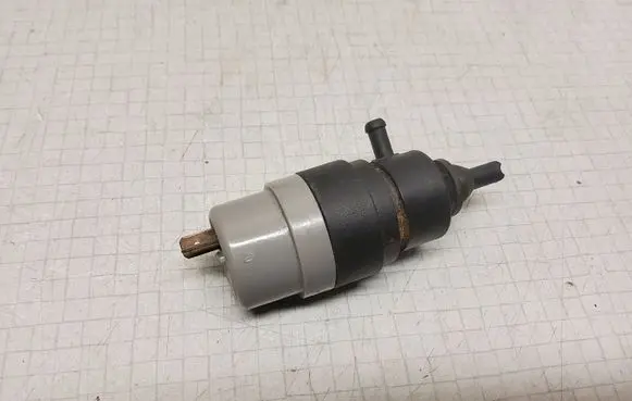 Audi 80 90 B3 Windscreen/windshield washer pump 431955651