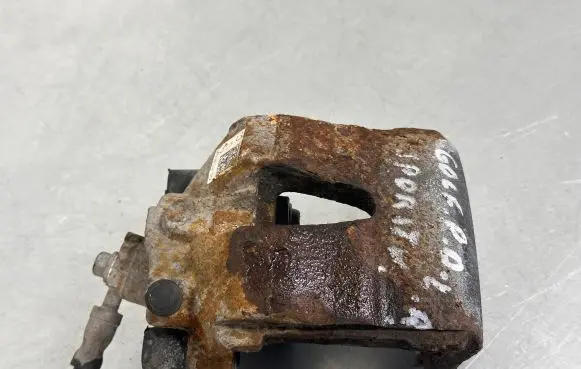 Volkswagen Golf Sportsvan Front brake caliper