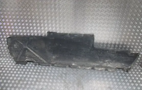 Mercedes-Benz S W222 Engine splash shield/under tray 