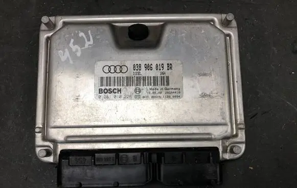 Audi A4 S4 B5 8D Engine control unit/module 038906019BR
