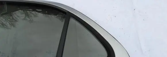 KIA Sorento Rear vent window glass 