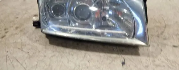 Skoda Octavia Mk2 (1Z) Headlight/headlamp 