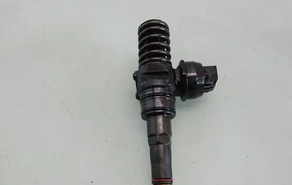 Fuel injector