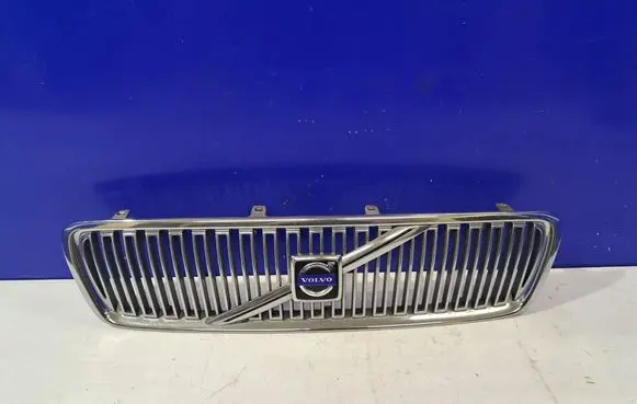 Volvo V70 Front bumper upper radiator grill 9190438