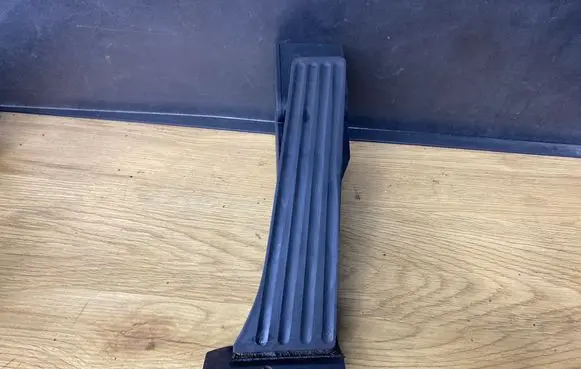 BMW 3 E90 E91 Accelerator throttle pedal 6772645
