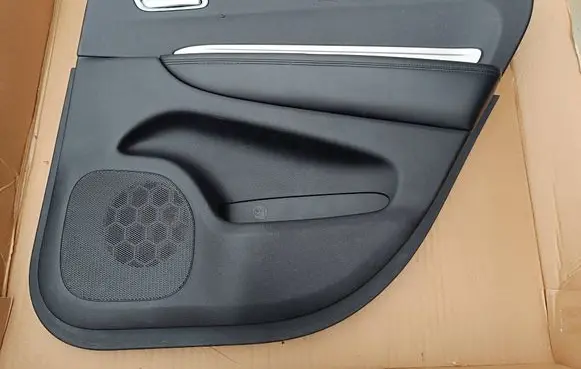 Dodge Durango III Front door card panel trim 631C245 62662 29208