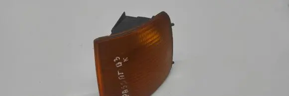 Volkswagen PASSAT B3 Front indicator light 357953049