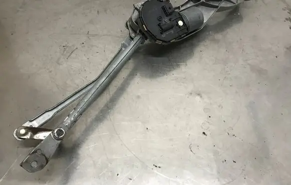 Mercedes-Benz CLS C219 Front wiper linkage and motor A2198200240