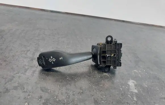 BMW 3 E46 Indicator stalk 8363668m 01104010