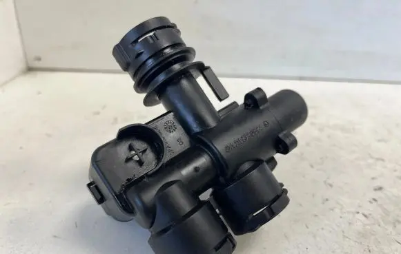 Mercedes-Benz CLS C219 Electric auxiliary coolant/water pump A2118320584