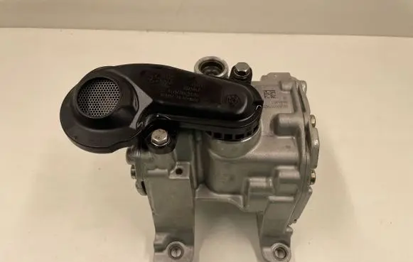 BMW 4 G22 G23 G24 G26 Oil pump 7643047 04180031742540 16363-03
