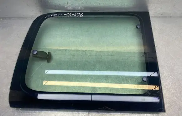 Peugeot Partner Rear windscreen/windshield window 43R000016