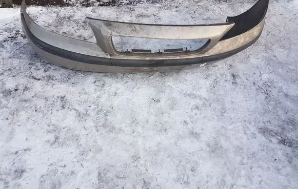Volvo V70 Front bumper 09484238
