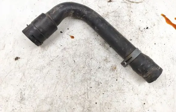 Volkswagen PASSAT B5 Engine coolant pipe/hose 8D0121101K