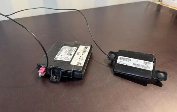 Dodge Durango Antenna control unit 68343278AD A2C13124003 68185768AD