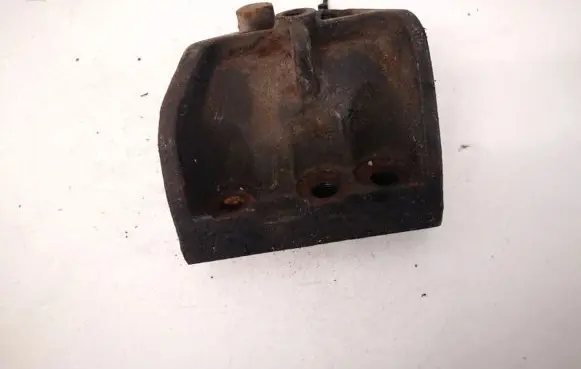 Hyundai Santa Fe Engine mounting bracket