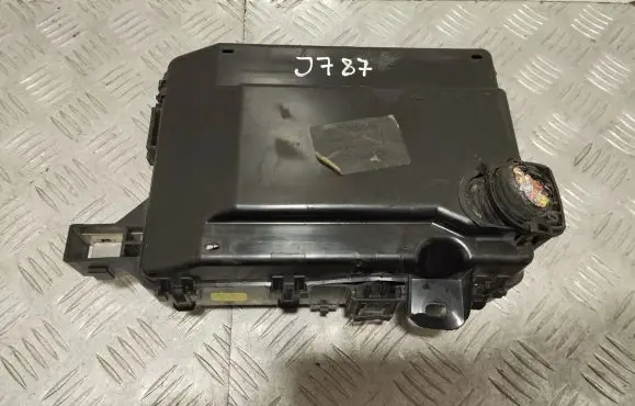 Maserati Ghibli Fuse box set 670008649