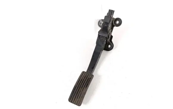 Mitsubishi Outlander Accelerator throttle pedal MN101544