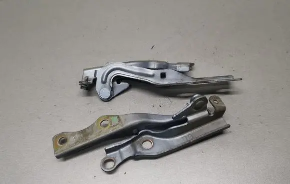Mazda 2 Engine bonnet/hood hinges