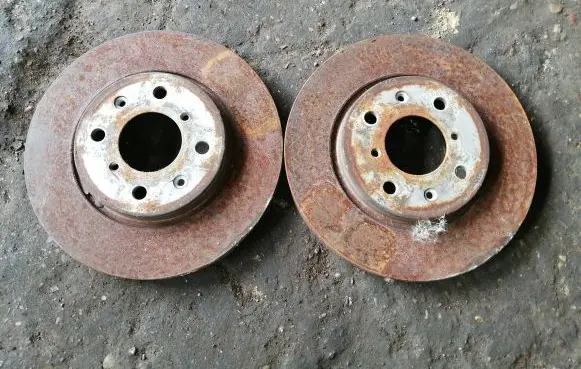 Suzuki Swift II Front brake disc