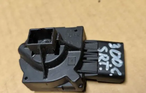 Chrysler 300 - 300C Ignition lock contact 04685719AB