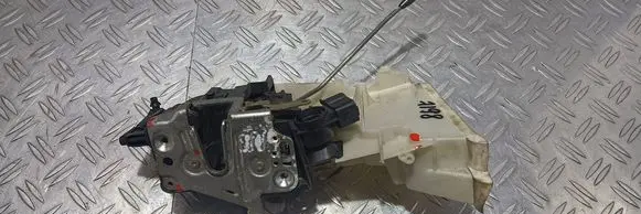 Mercedes-Benz E W210 Front door lock 2027204435