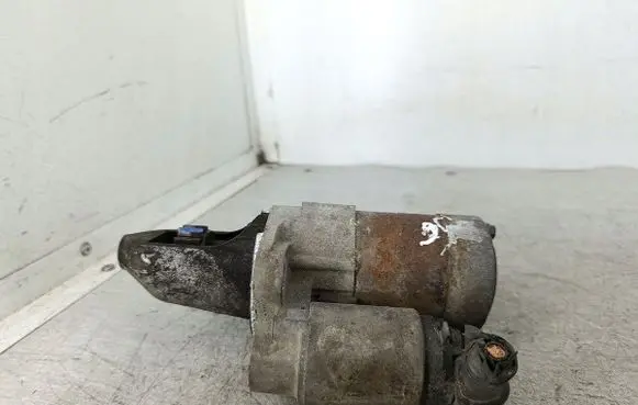 Nissan X-Trail T30 Starter motor 