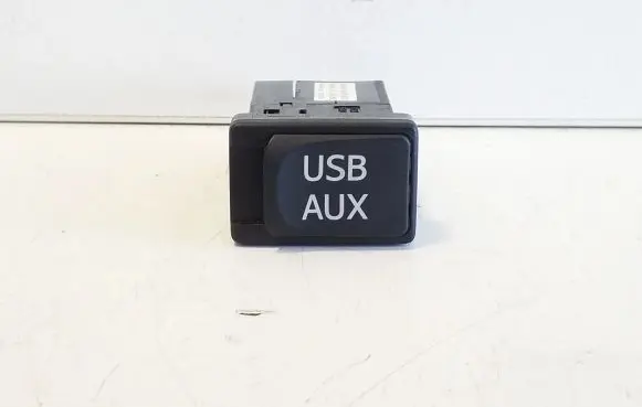 Lexus CT 200H AUX in-socket connector 8619076010