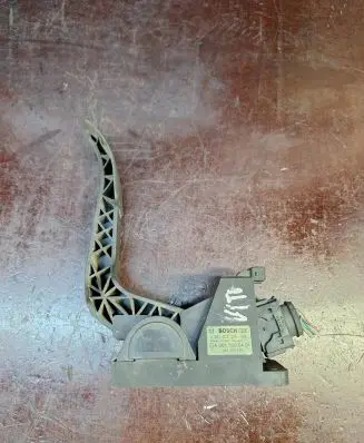 Mercedes-Benz Vito Viano W639 Accelerator throttle pedal A9013000404 0281002335 084301825