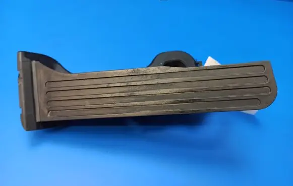 Volkswagen PASSAT B6 Accelerator throttle pedal 1K1721503L 6PV00860000