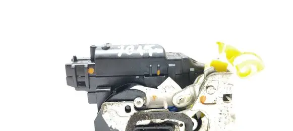 Dacia Duster Rear door lock